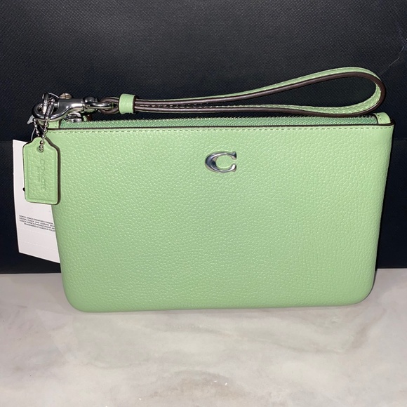 Coach green pebbled wristlet - Picture 5 of 5